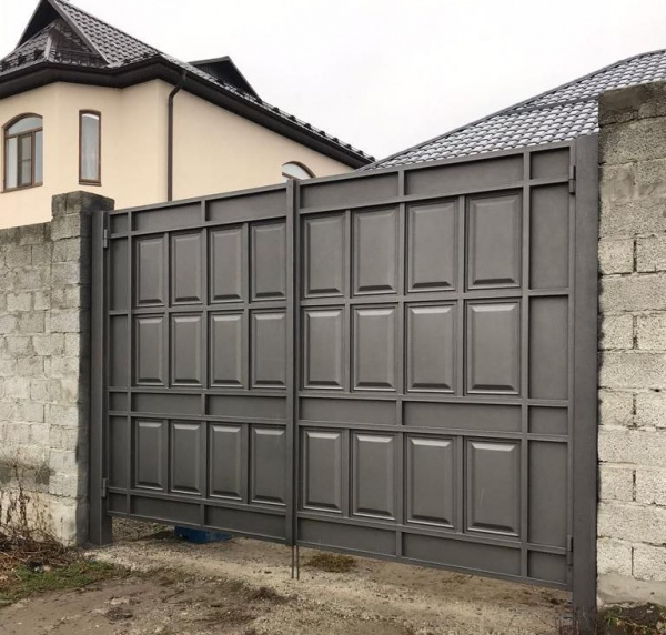 МЕТАЛЛИЧЕСКИЕ ВОРОТА С КАЛИТКОЙ (3,71 м х 2,30 м) (1,17 м х 2,30 м)